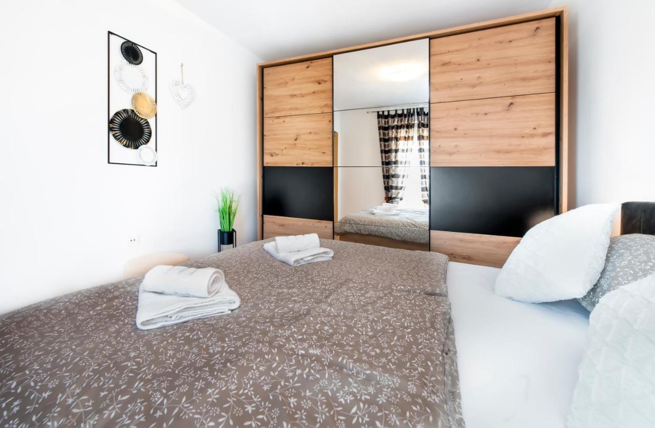 Lea'S Apartment Ρόβινι Εξωτερικό φωτογραφία